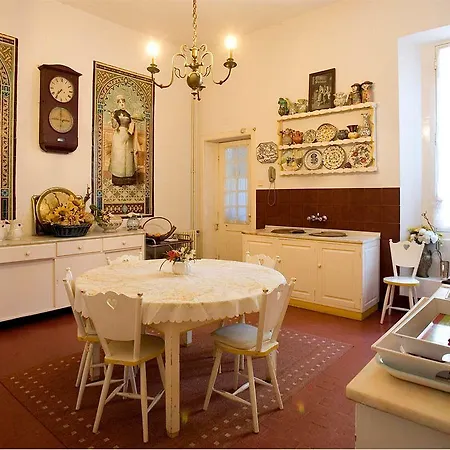 Duparchy Pensión 4*