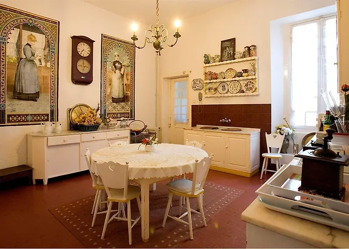 Duparchy בית הארחה 4*